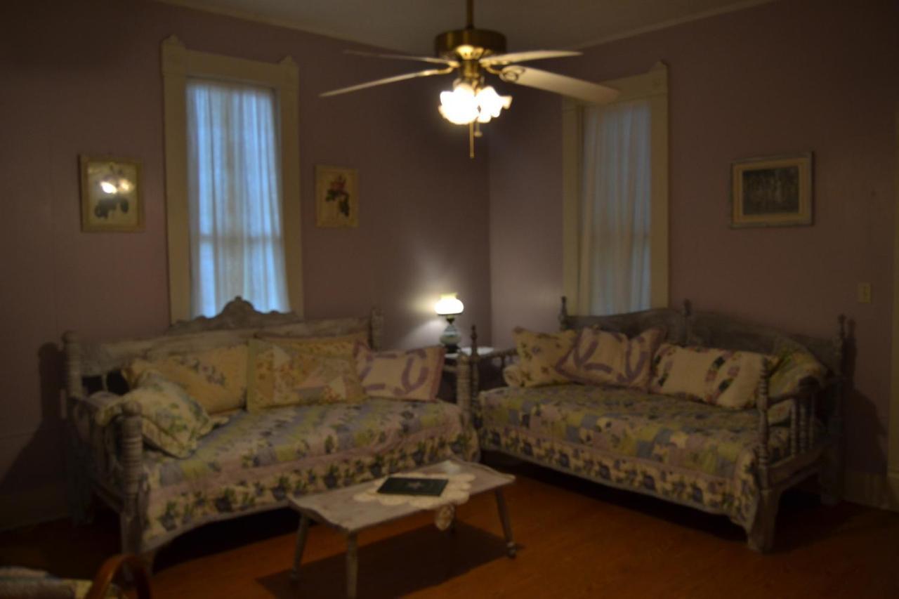 Carleton House Bed And Breakfast Bonham Eksteriør bilde