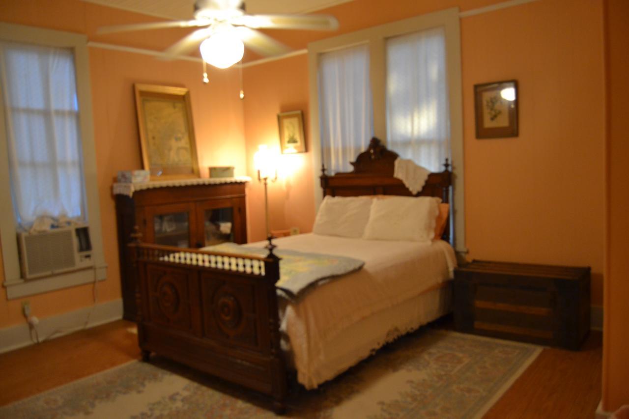 Carleton House Bed And Breakfast Bonham Eksteriør bilde