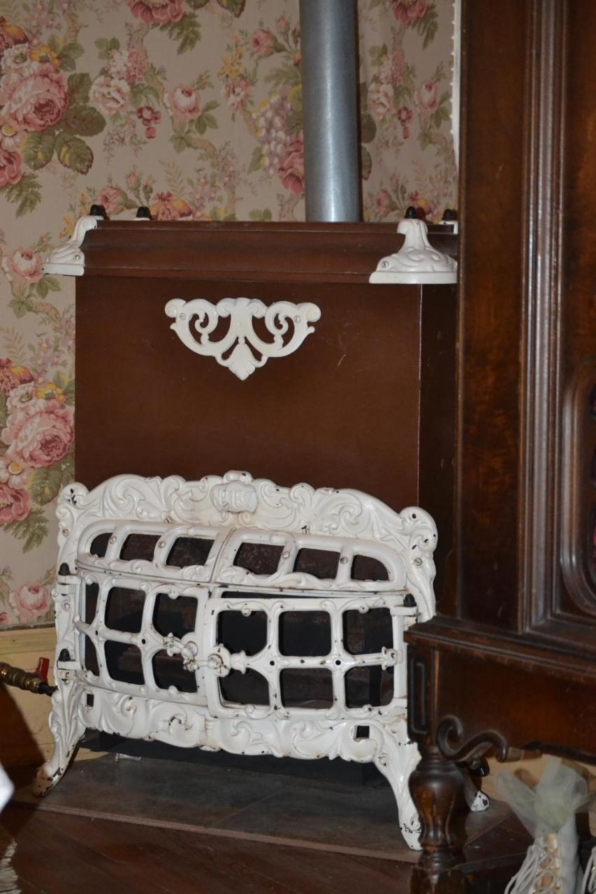 Carleton House Bed And Breakfast Bonham Eksteriør bilde