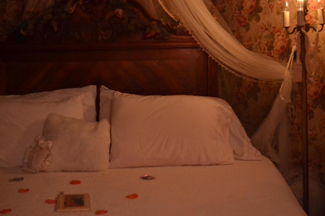 Carleton House Bed And Breakfast Bonham Eksteriør bilde